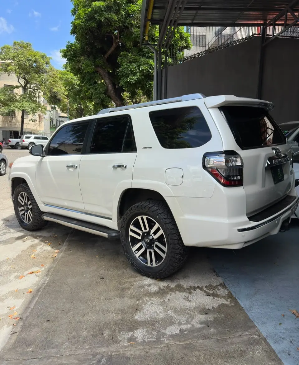 Toyota 4Runner Limited 2016 — foto 9