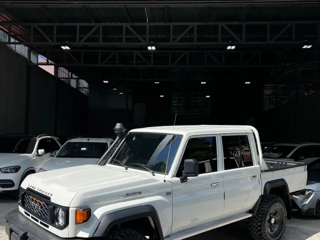 Toyota Land Cruiser 79 Hembrita 40th Aniversario 2025 en Caracas