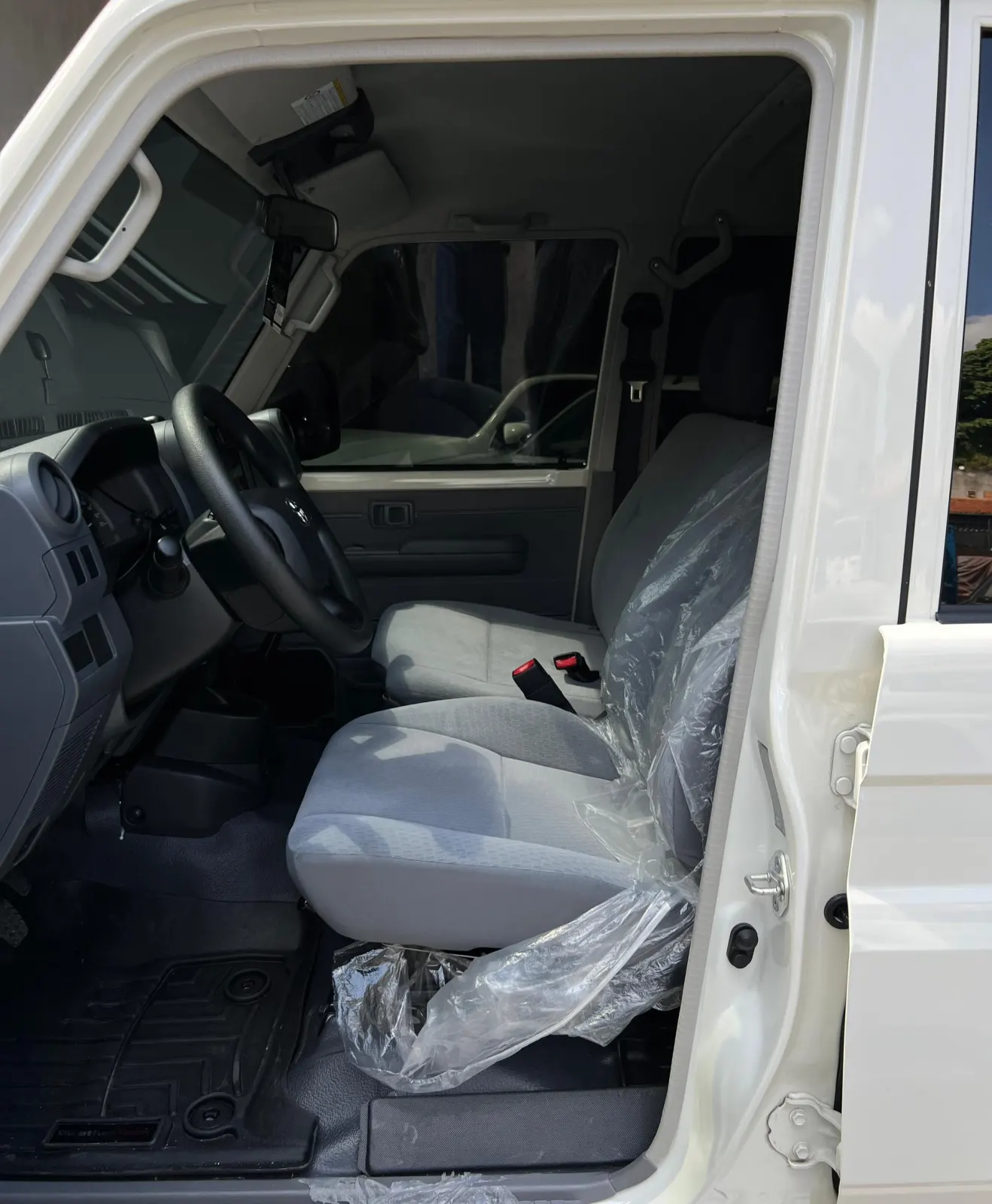 Toyota Land Cruiser 79 Hembrita 40th Aniversario 2025 — foto 5
