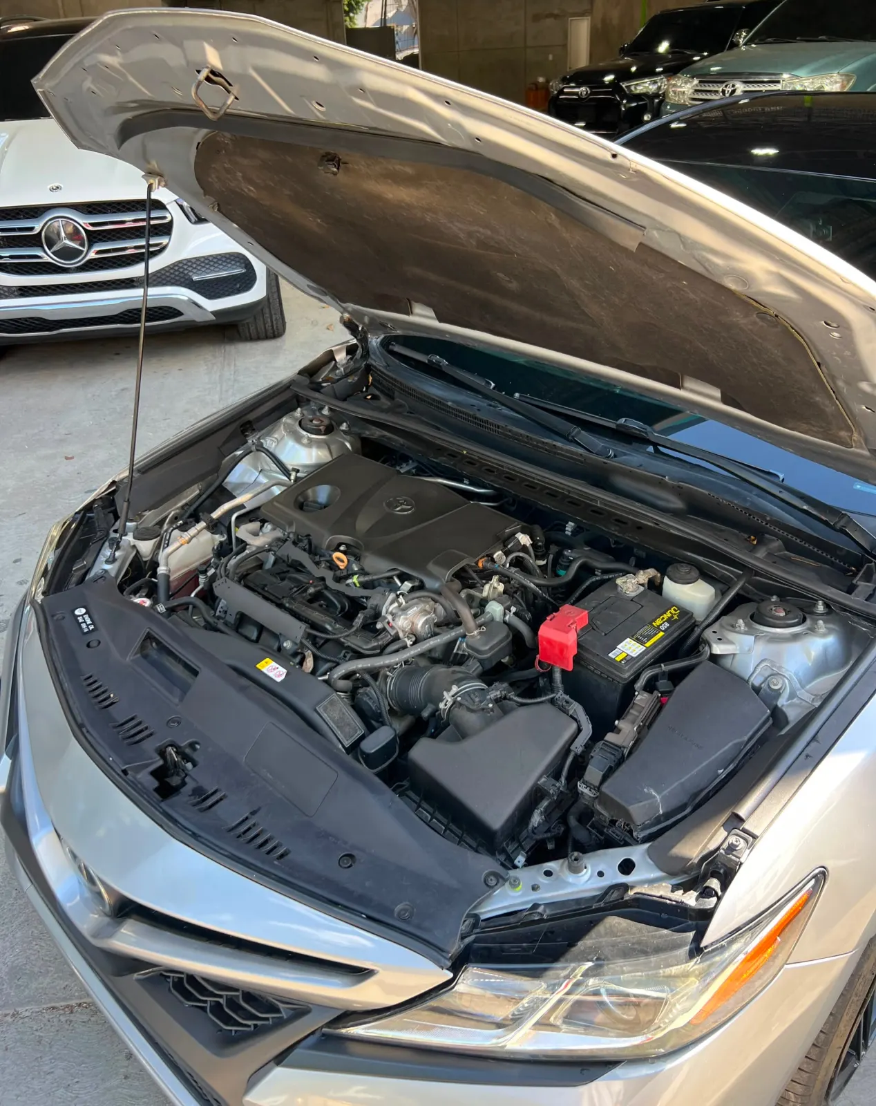 Toyota Camry SE 2021 — foto 2