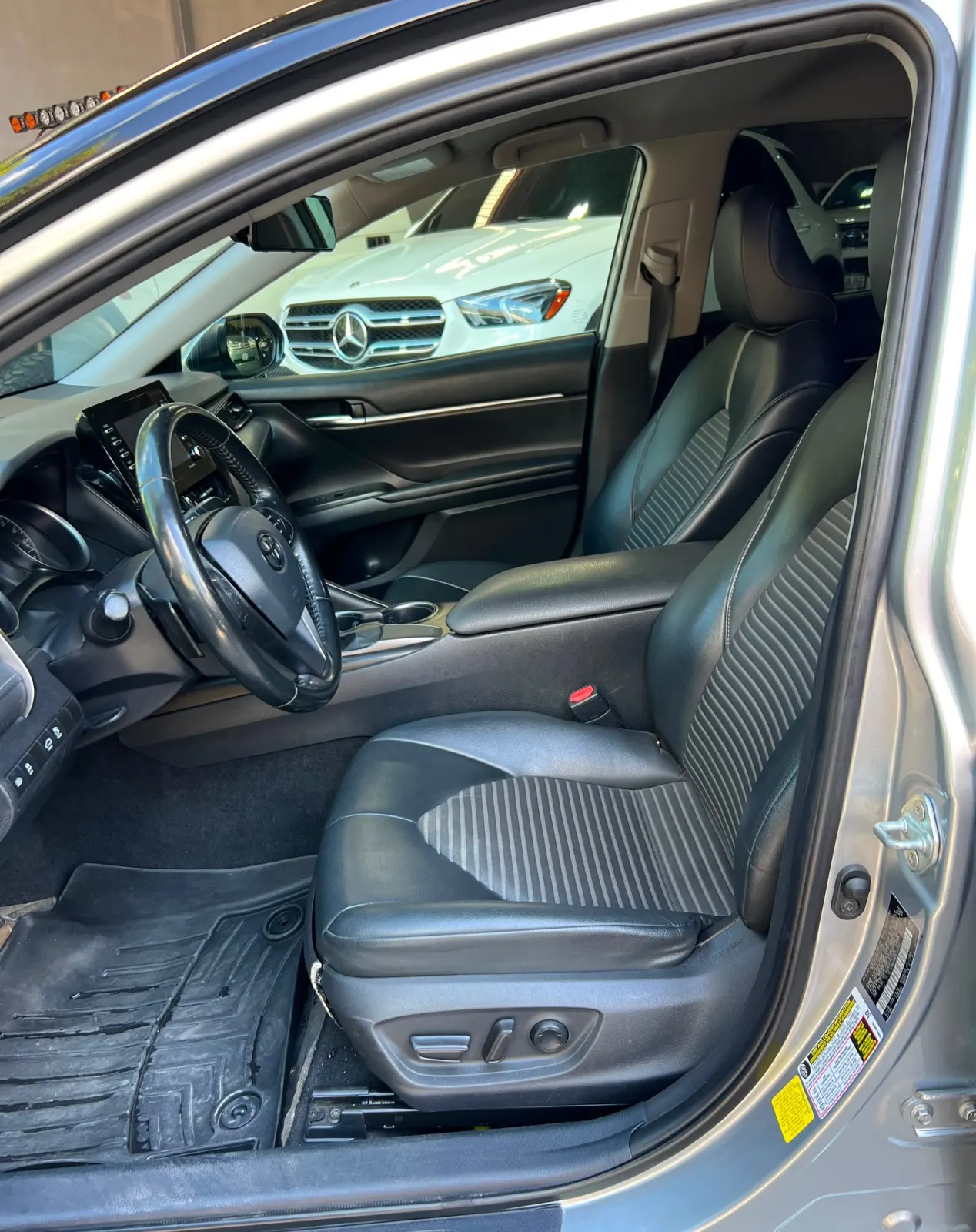 Toyota Camry SE 2021 — foto 4