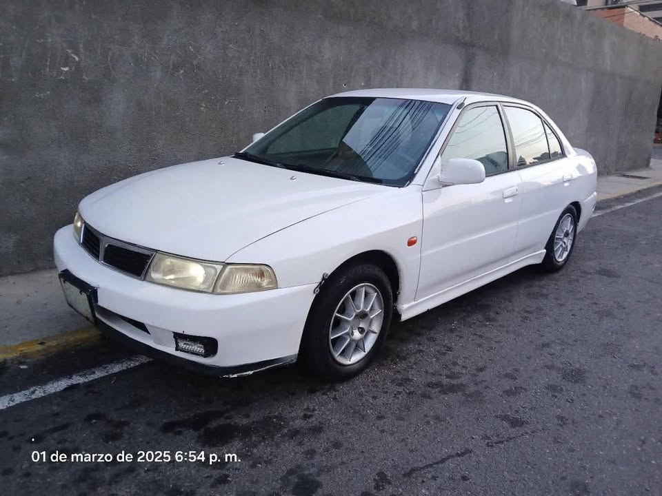 Mitsubishi lancer 1999