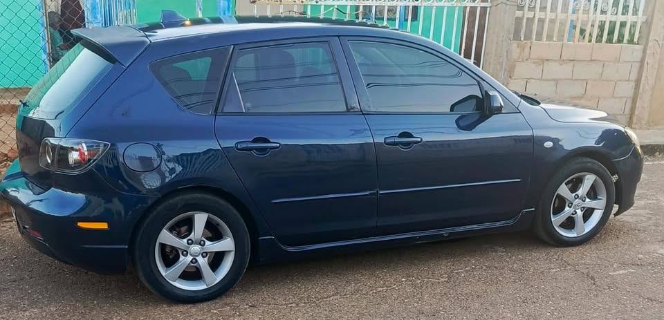 Mazda 3 hatchback 2005