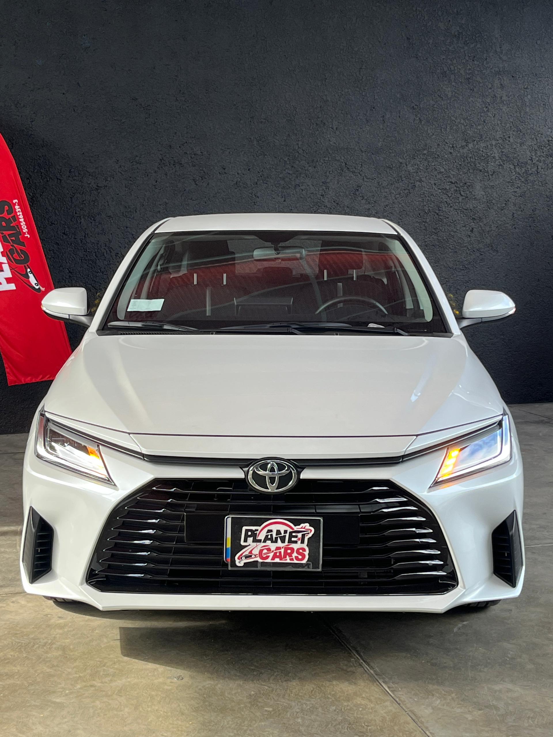 Privado: Toyota Modelo: Yaris E Año: 2026