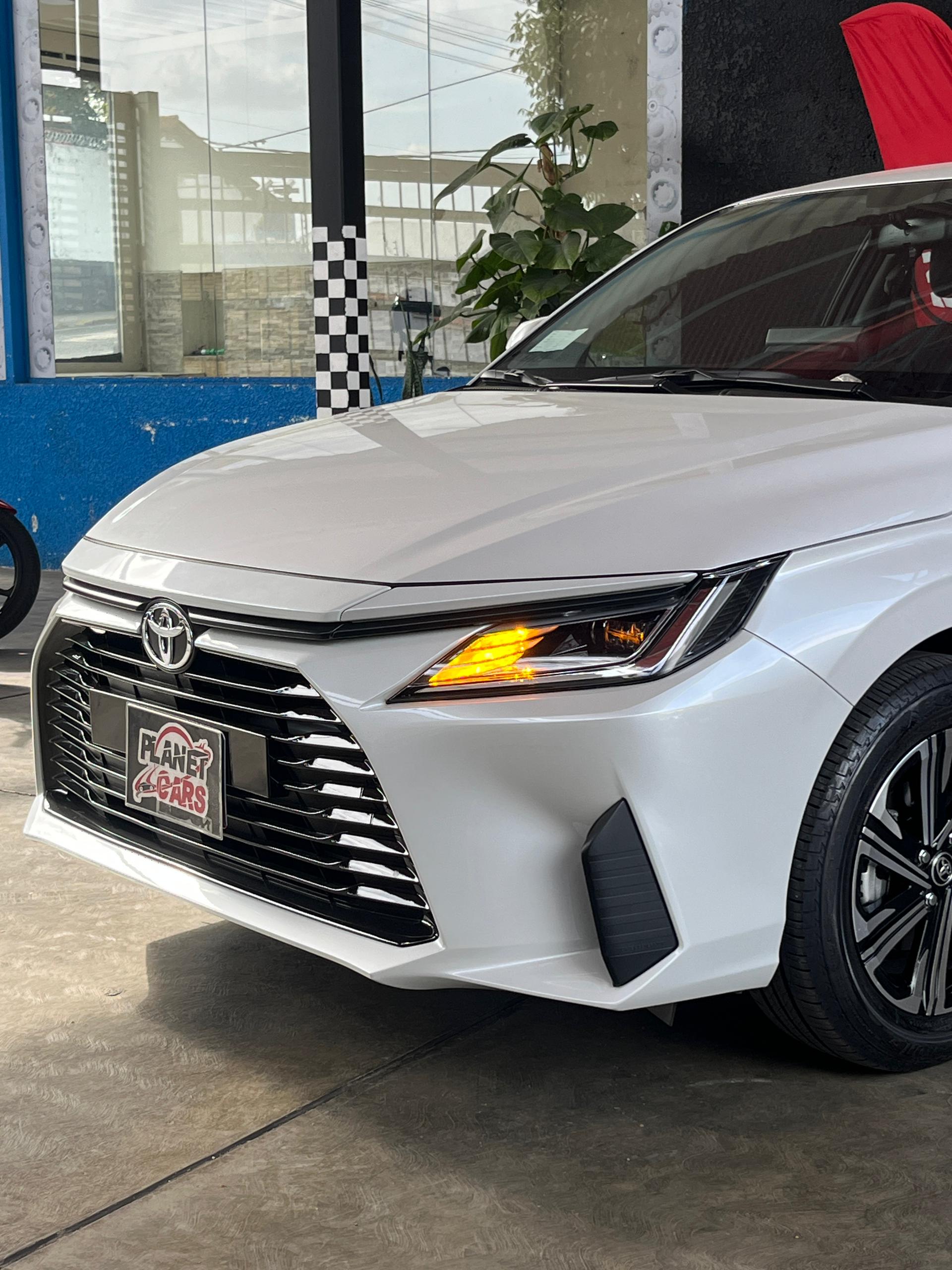 Privado: Toyota Modelo: Yaris E Año: 2026