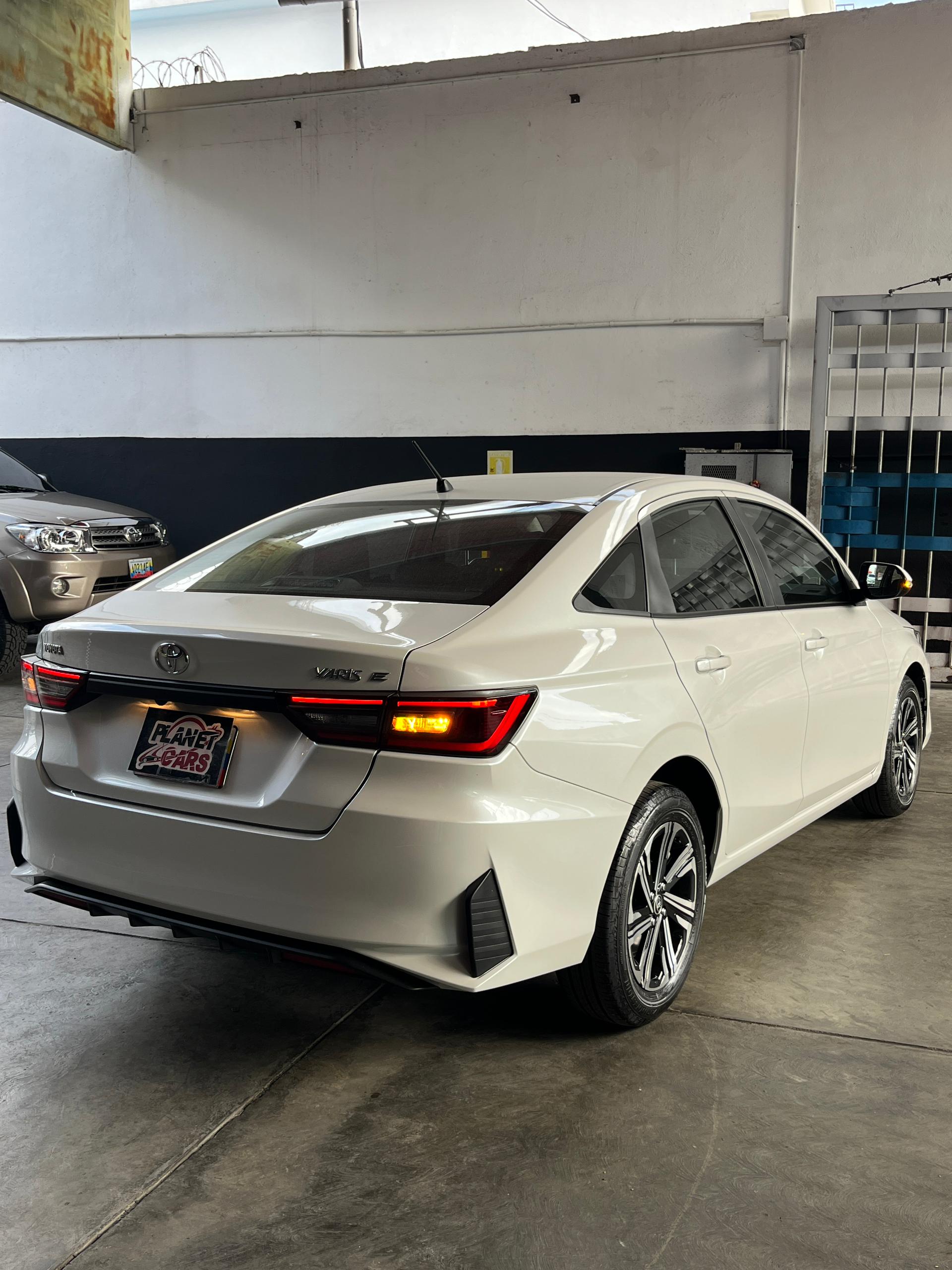 Privado: Toyota Modelo: Yaris E Año: 2026