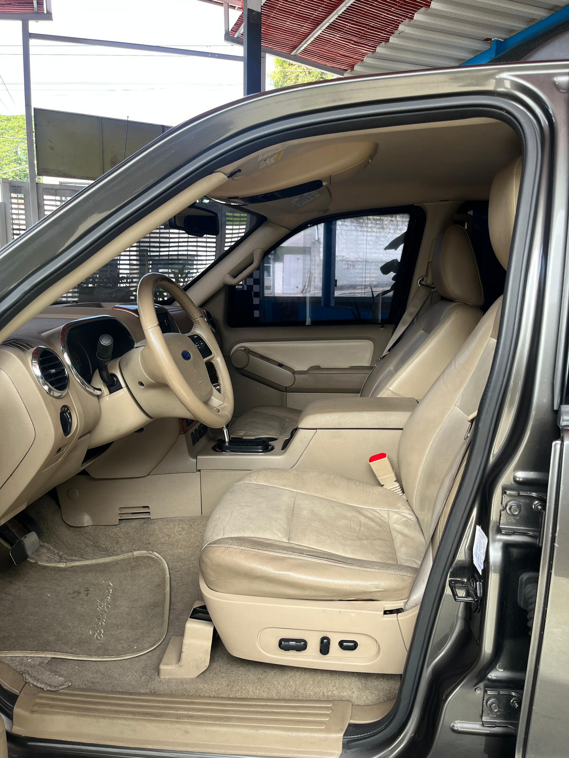 Marca: Ford  Modelo: Explorer Eddie Bauer Año: 2009