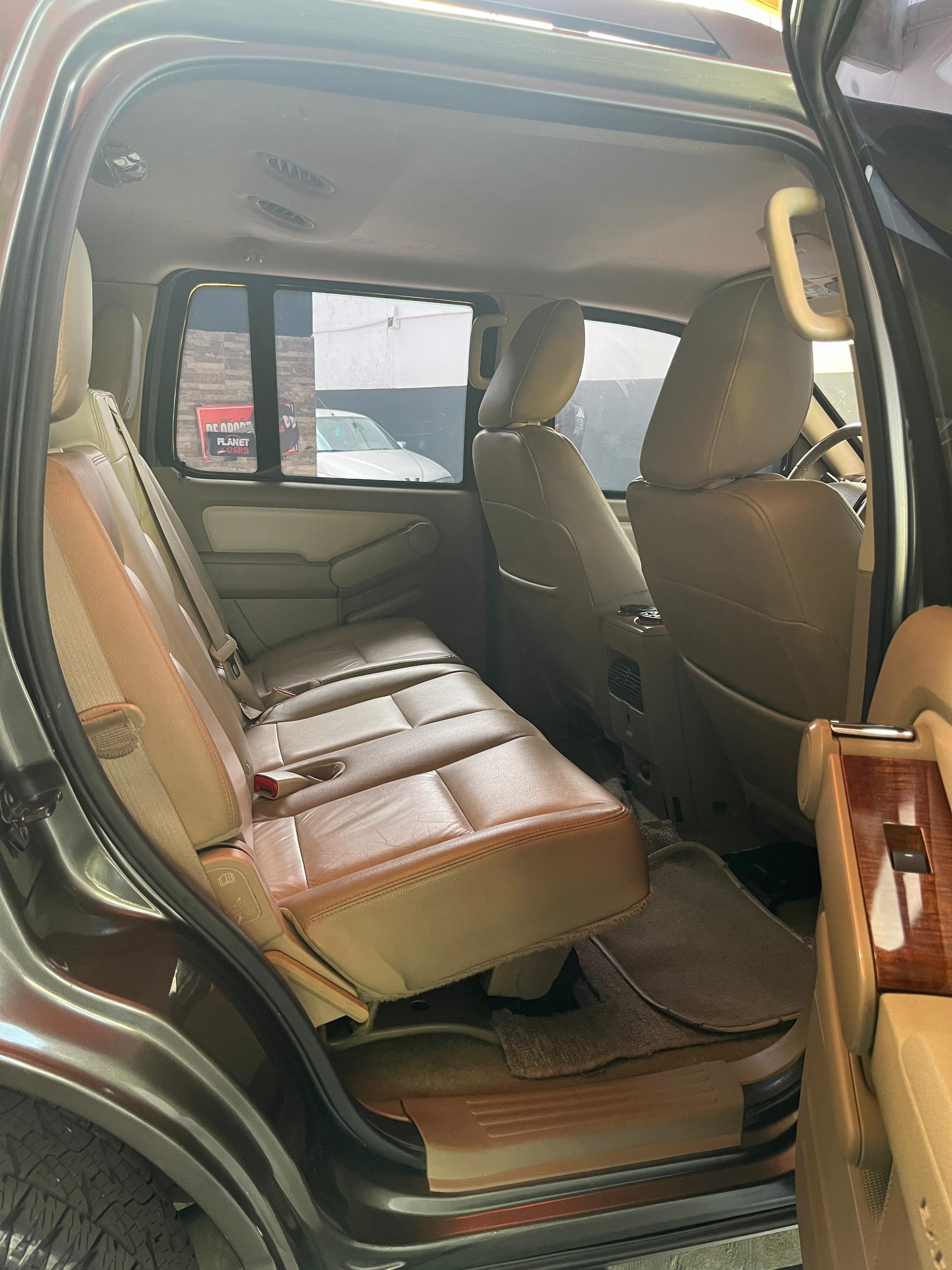 Marca: Ford  Modelo: Explorer Eddie Bauer Año: 2009