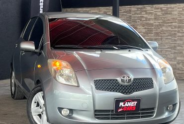 Toyota  Modelo: Yaris  Año: 2006