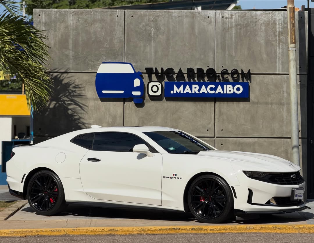 Chevrolet Camaro V6 2021