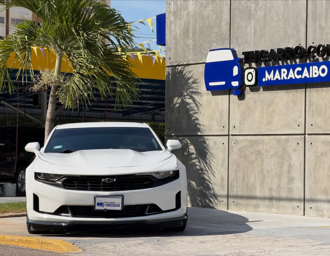 Chevrolet Camaro V6 2021