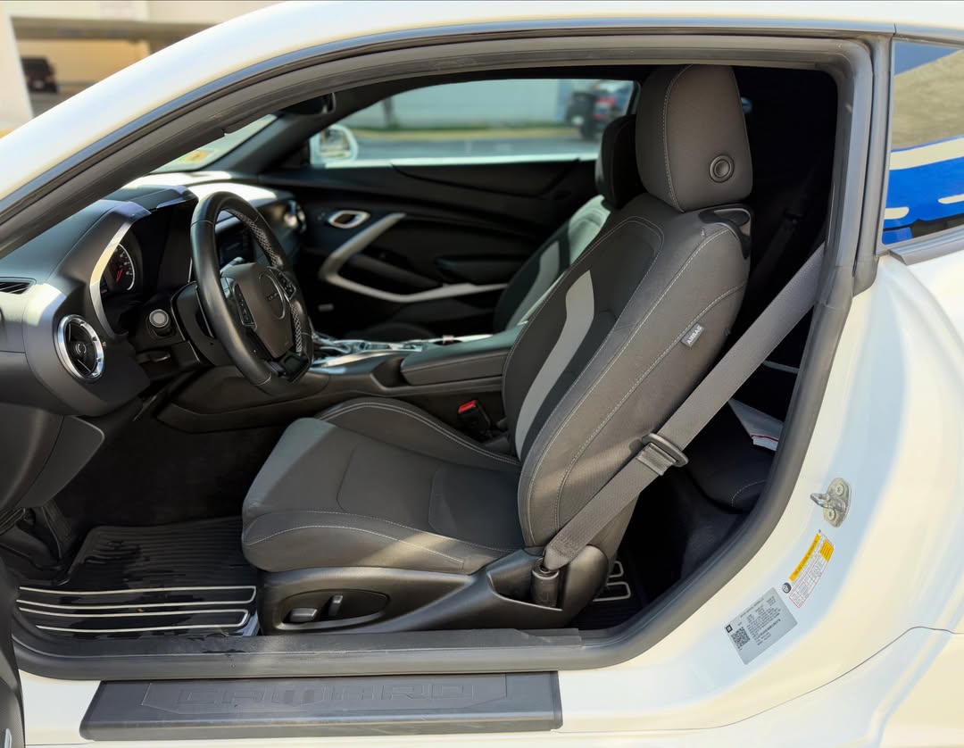 Chevrolet Camaro V6 2021
