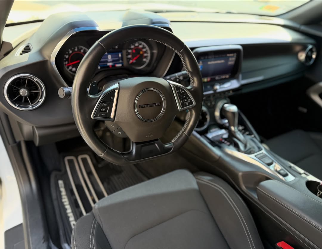 Chevrolet Camaro V6 2021