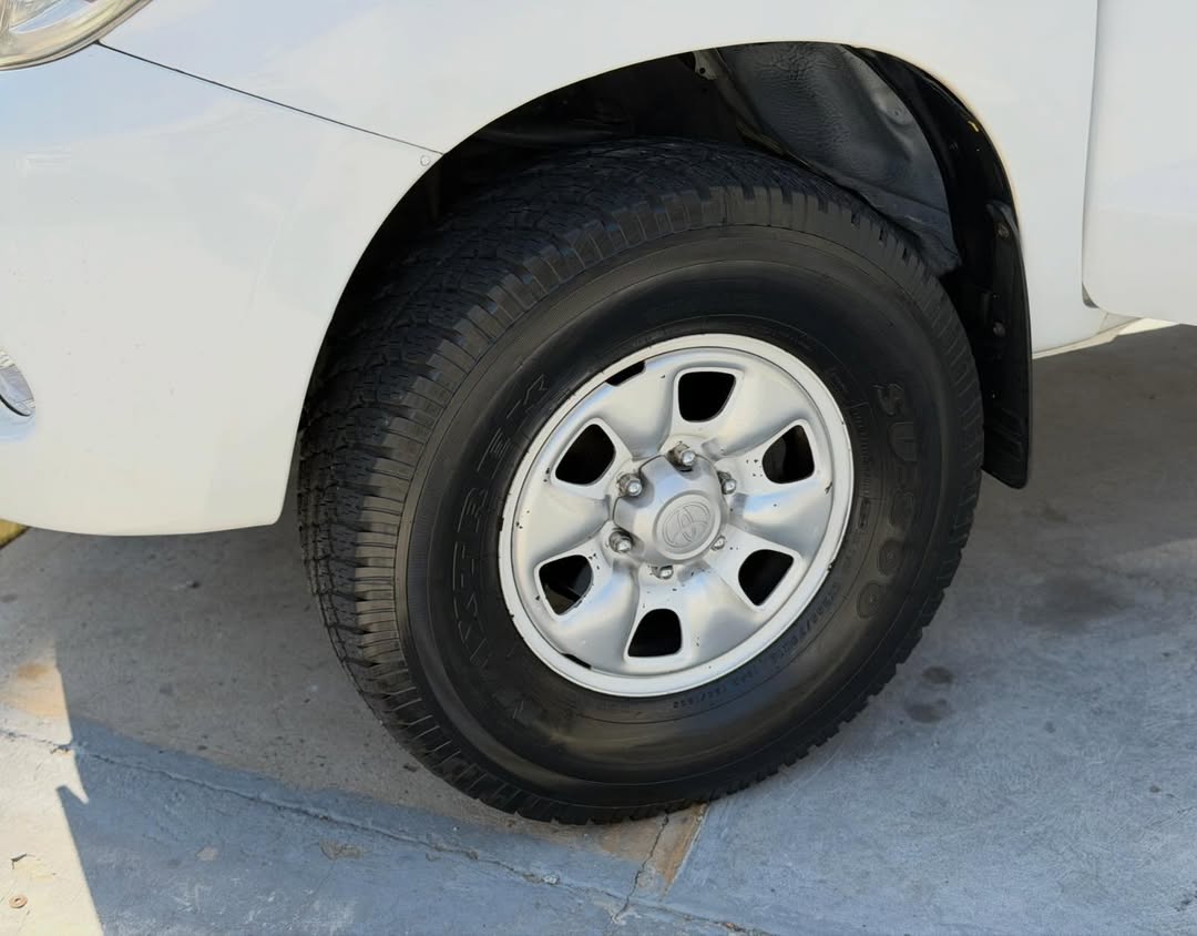 Toyota Hilux 2,7 2007