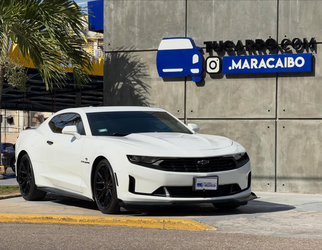 Chevrolet Camaro V6 2021