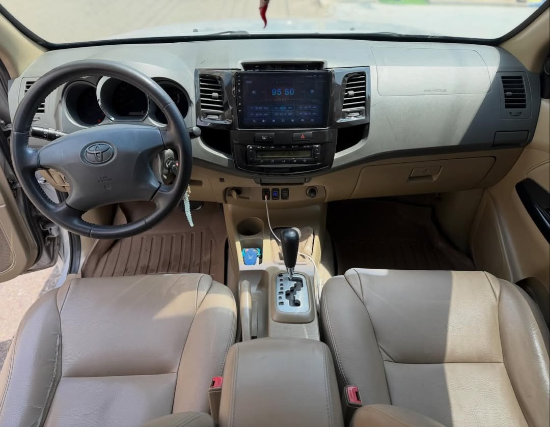 Privado: Toyota Fortuner 2011
