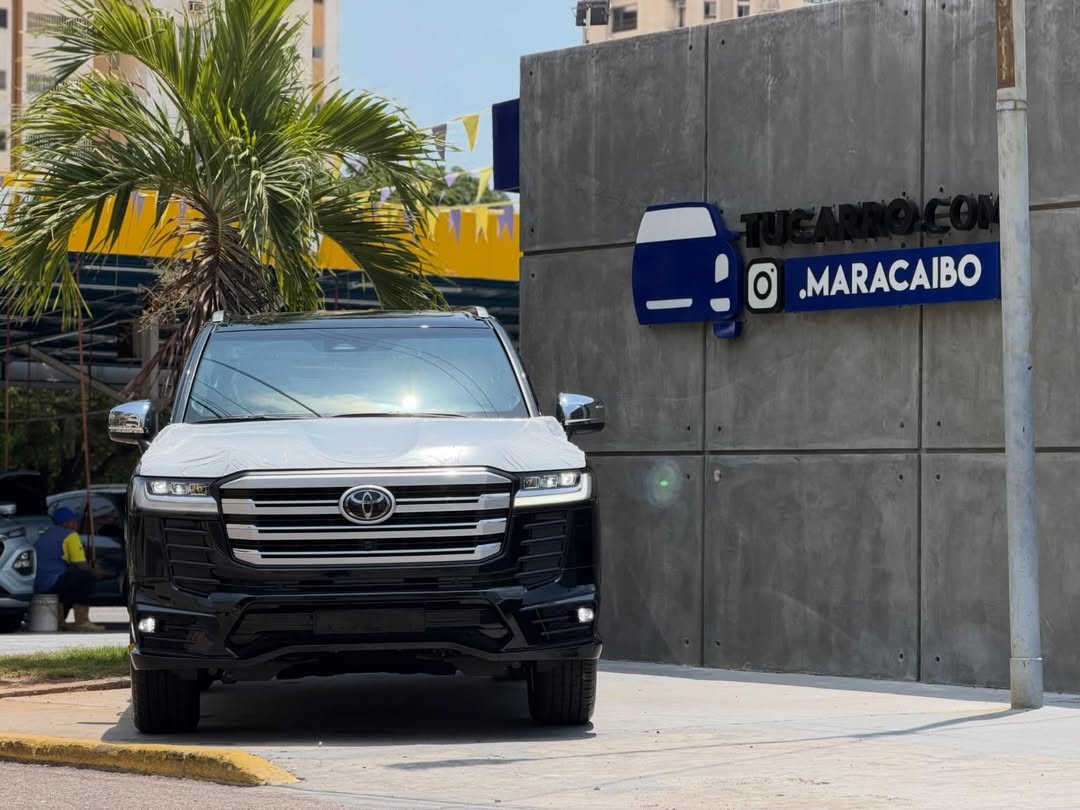 Toyota Land Cruiser  VXR Dubái 2025