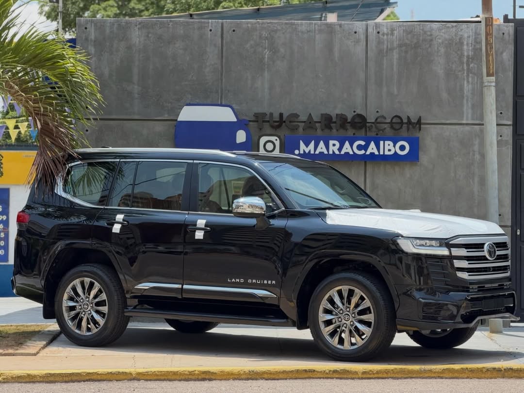 Toyota Land Cruiser  VXR Dubái 2025