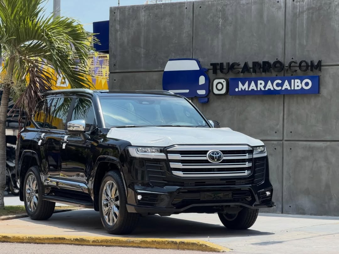 Toyota Land Cruiser  VXR Dubái 2025