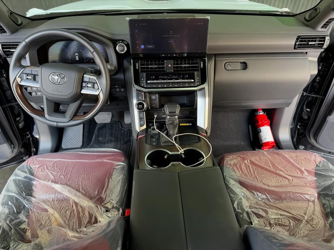 Toyota Land Cruiser  VXR Dubái 2025
