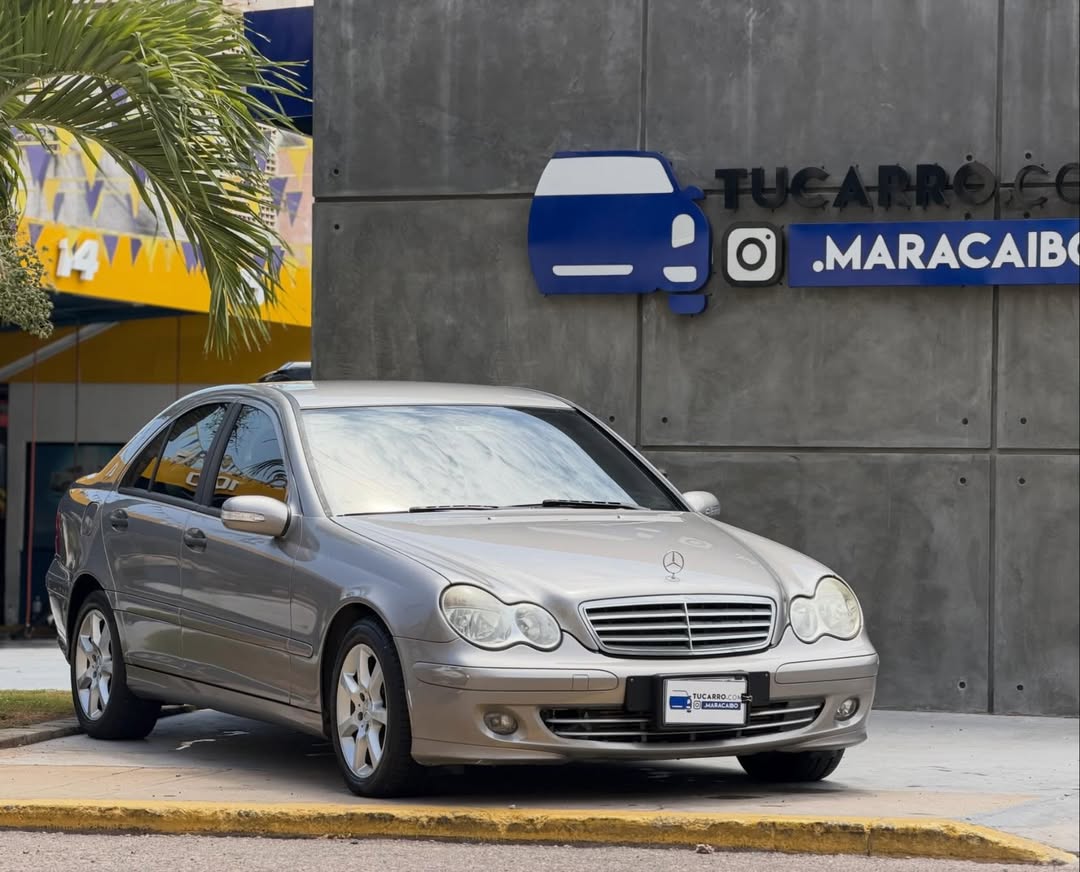 Mercedes Benz C200K  2026
