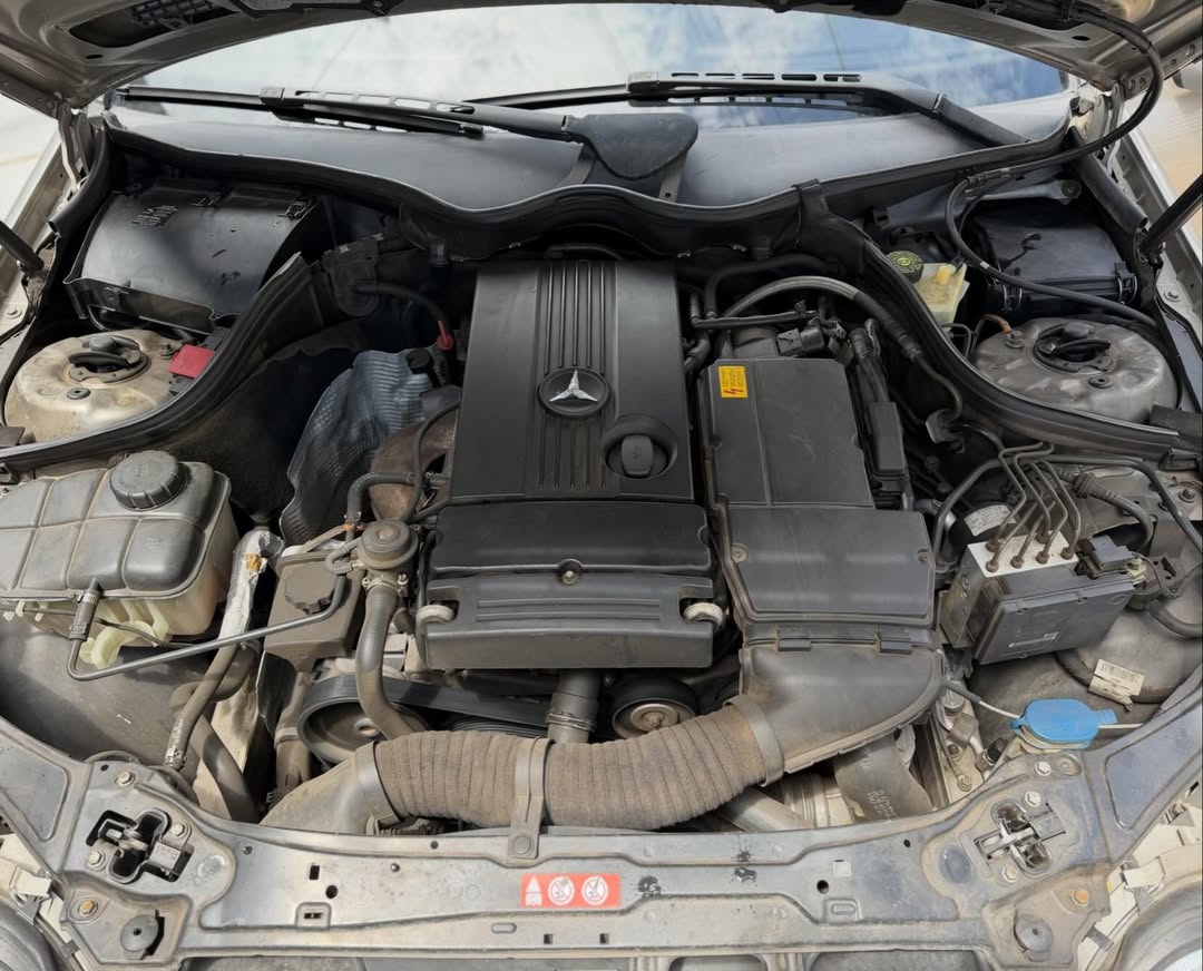 Mercedes Benz C200K  2026
