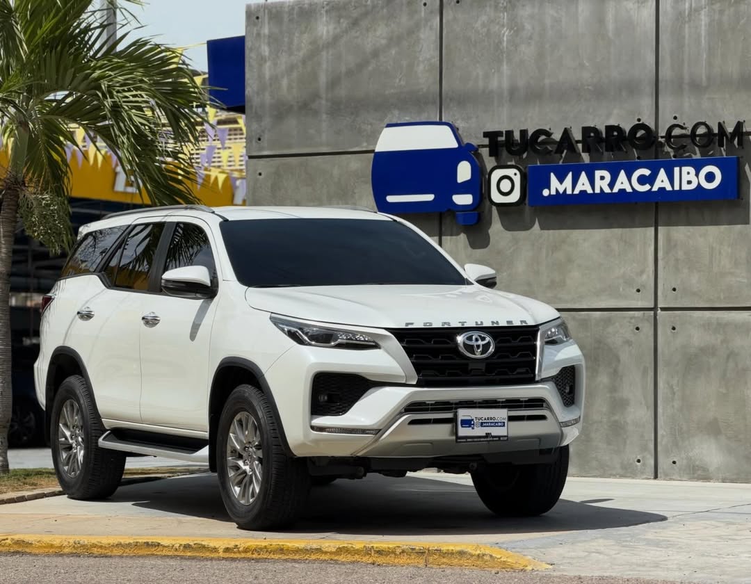 Toyota Fortuner 2.7 2024