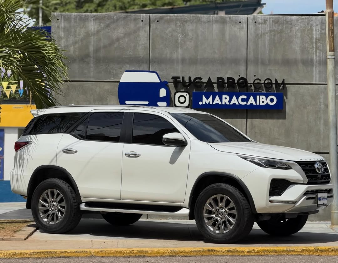Toyota Fortuner 2.7 2024