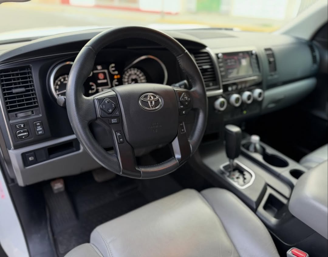 Toyota Sequoia 2023