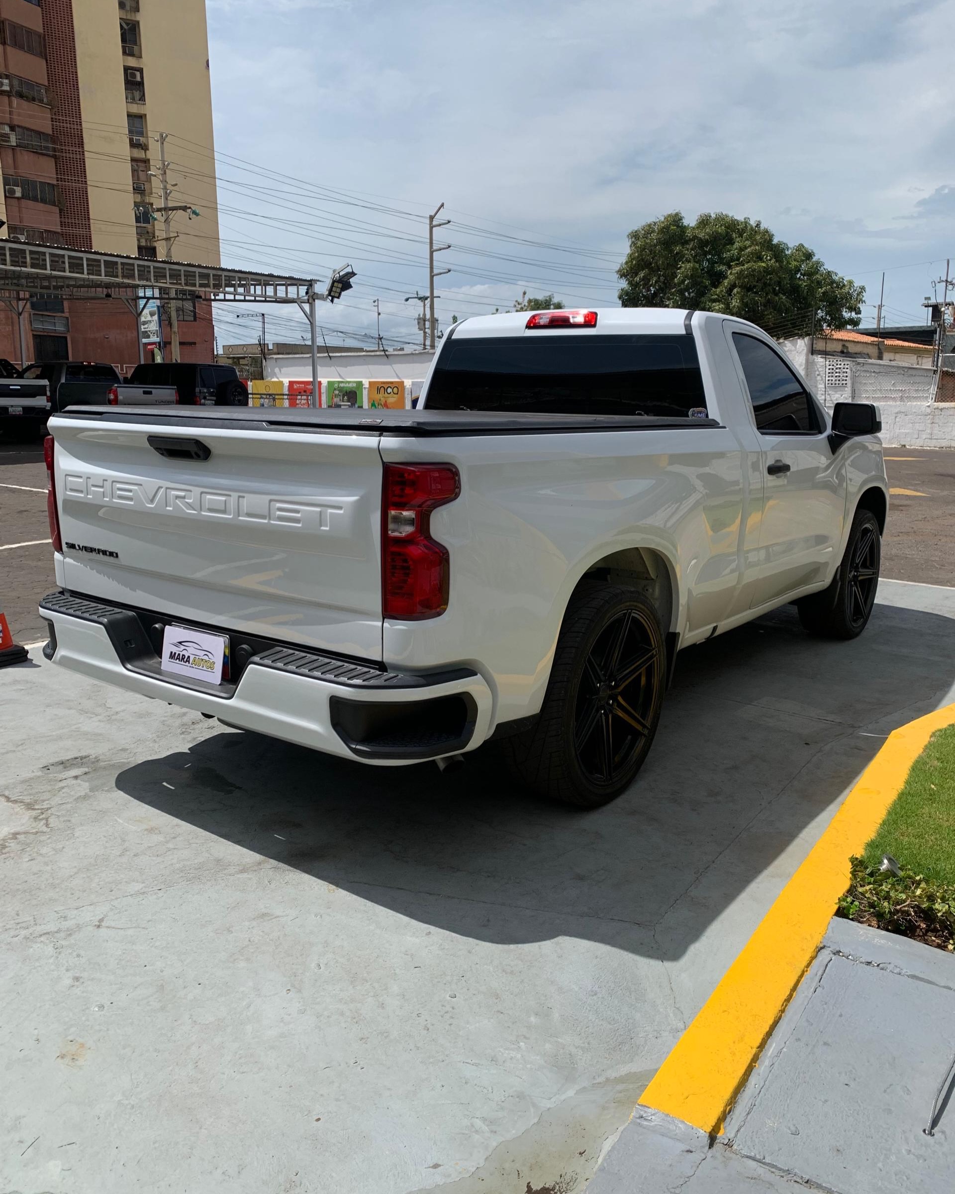 Chevrolet Silverado 2023 Dueño 1-1