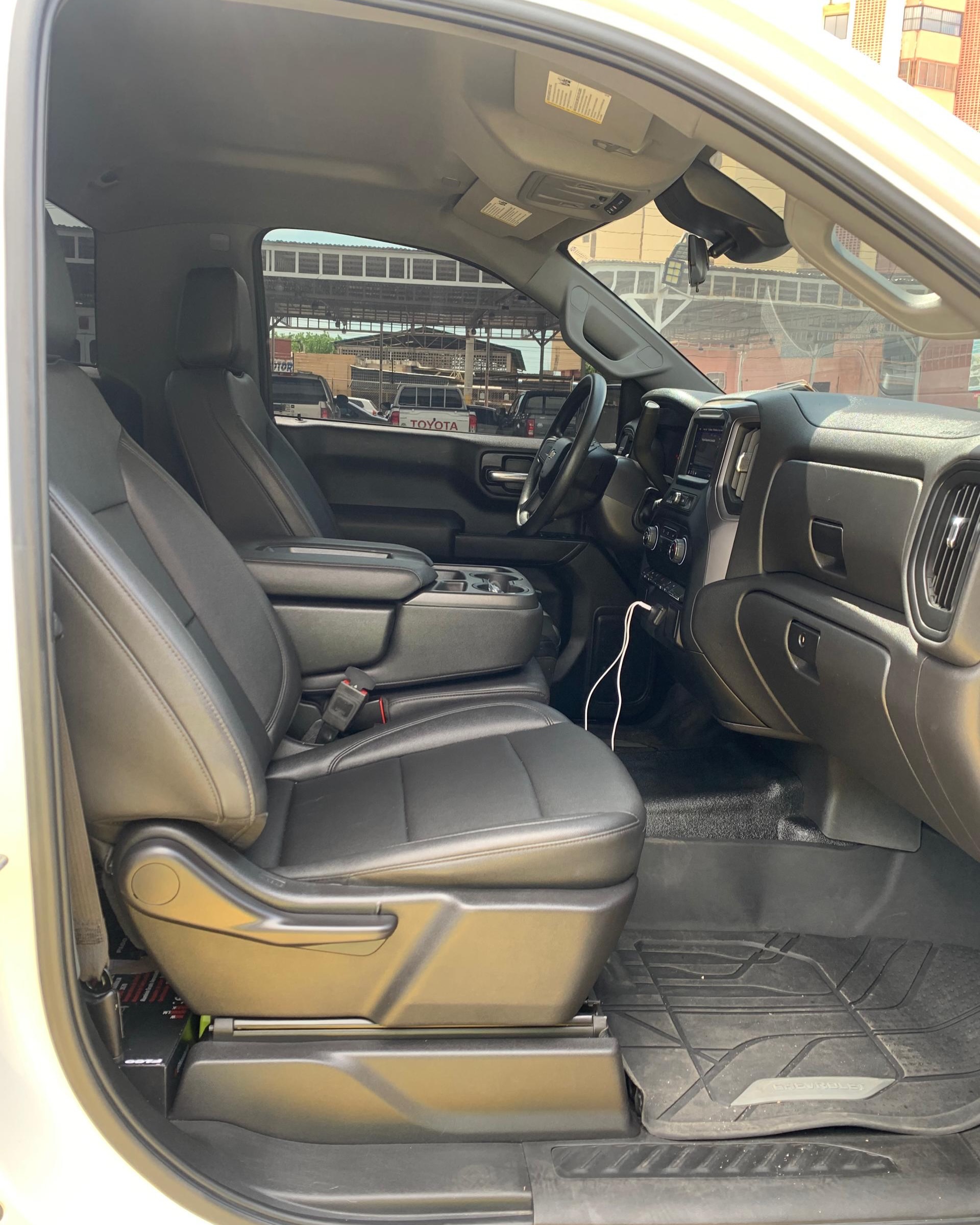 Chevrolet Silverado 2023 Dueño 1-1