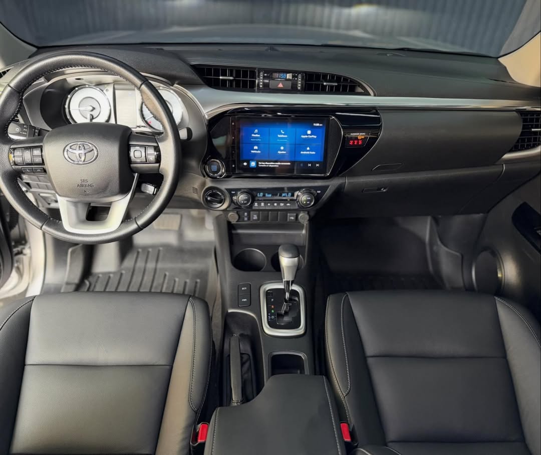 Toyota Hilux V6 2025 Único Dueño