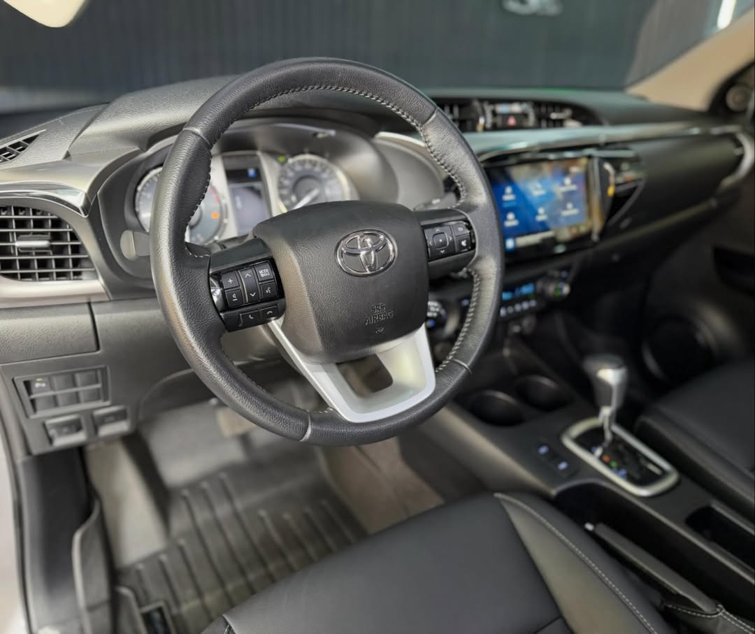 Toyota Hilux V6 2025 Único Dueño