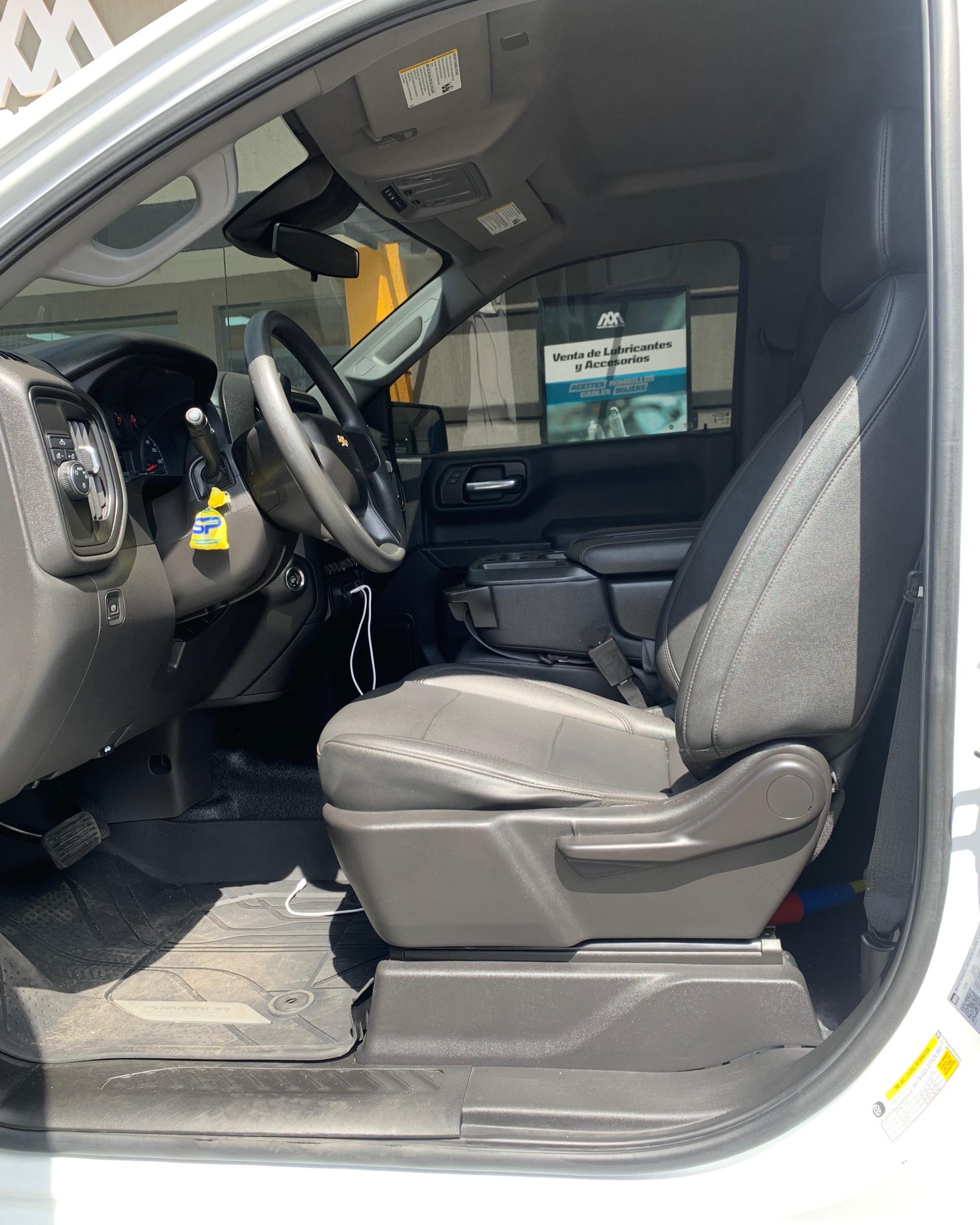 Chevrolet Silverado 2023 Dueño 1-1