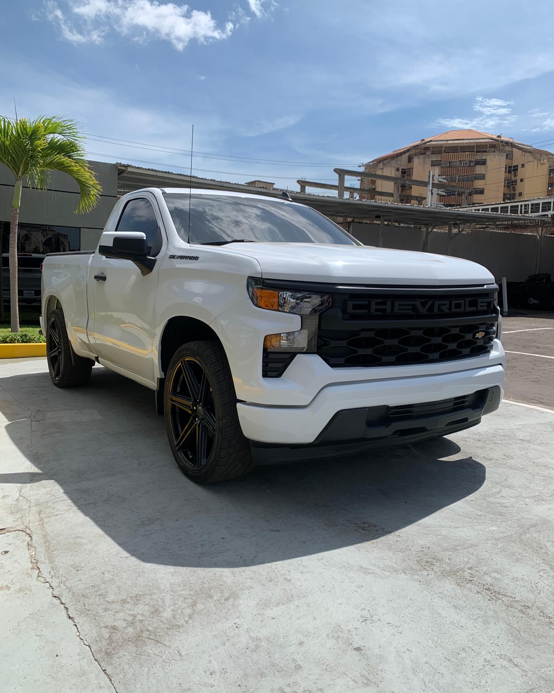 Chevrolet Silverado 2023 Dueño 1-1