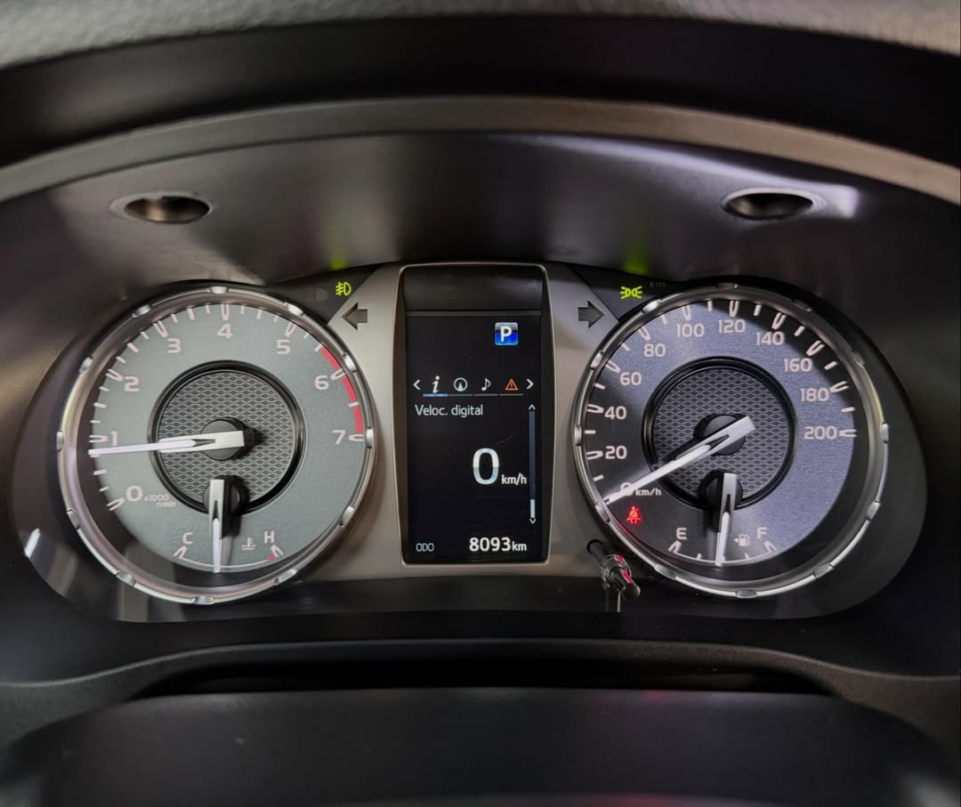 Toyota Hilux V6 2025 Único Dueño