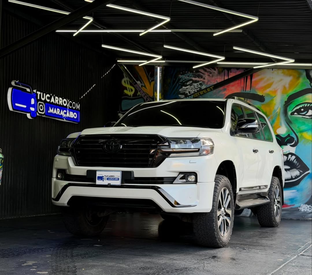 Toyota Land Cruiser  VXR 2016