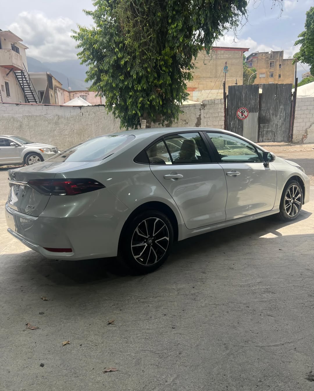 Toyota Corolla XLI (Dubái) 2025