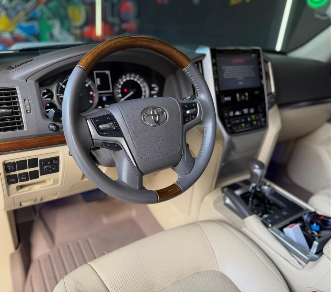 Toyota Land Cruiser  VXR 2016