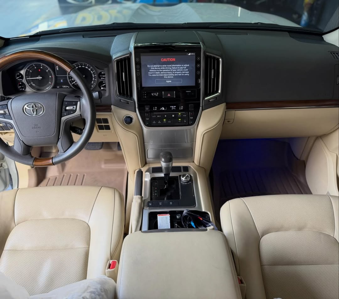 Toyota Land Cruiser  VXR 2016