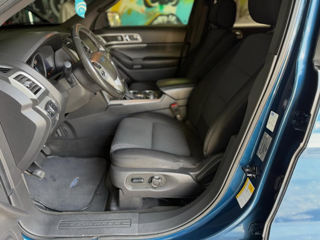 Ford Explorer XLT 2012