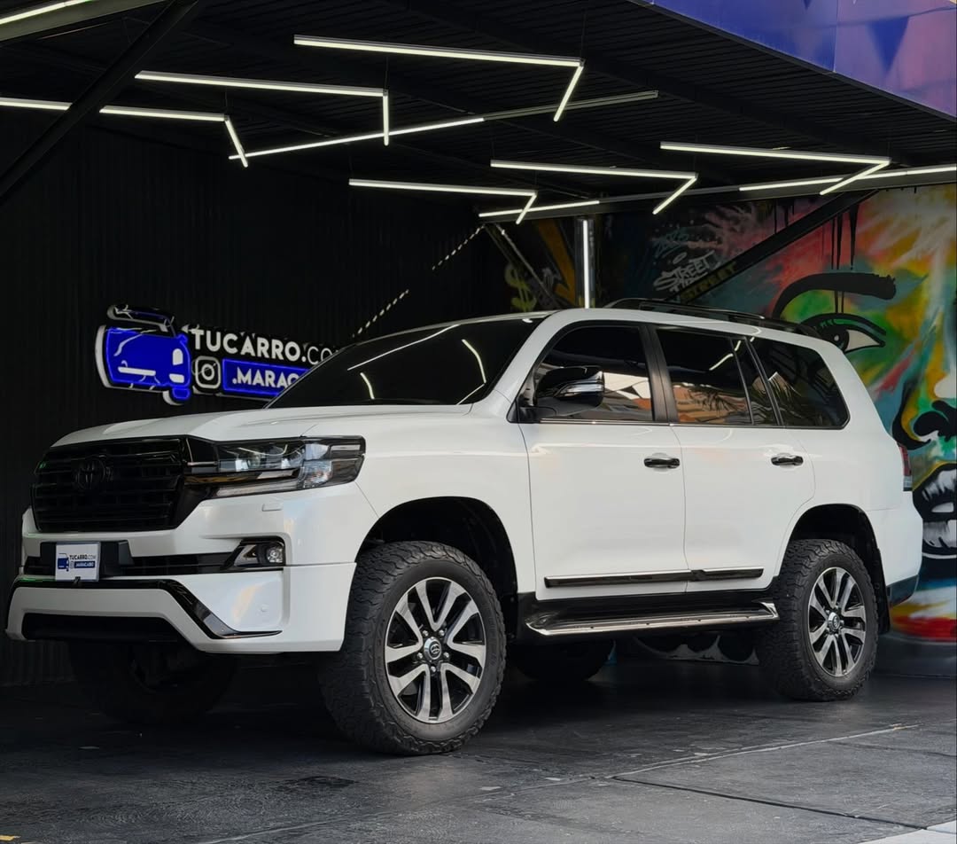 Toyota Land Cruiser  VXR 2016