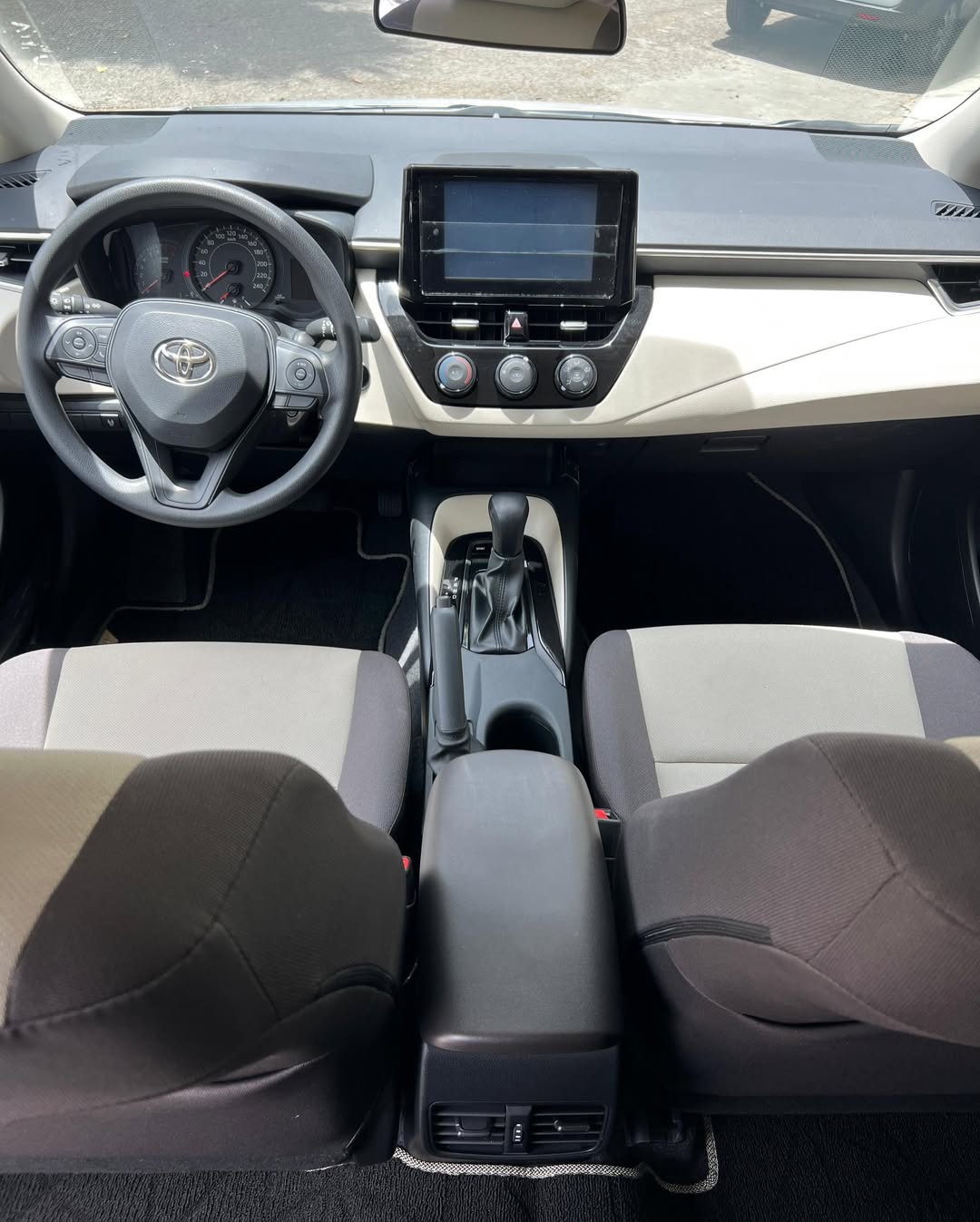 Toyota Corolla XLI (Dubái) 2025