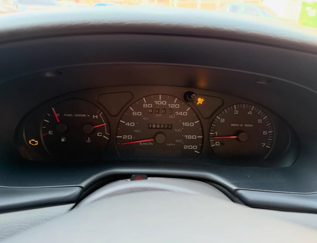 Privado: Ford Taurus 2000