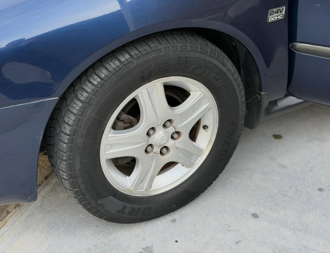 Privado: Ford Taurus 2000