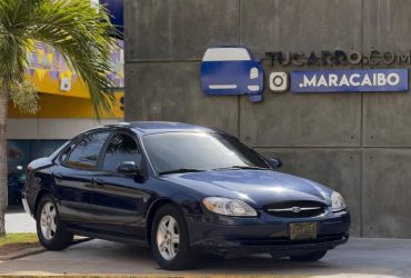 Privado: Ford Taurus 2000