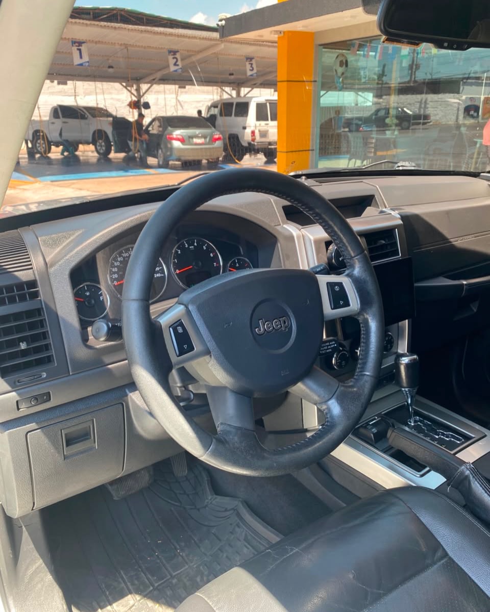 Jeep Cherokee kk 2010