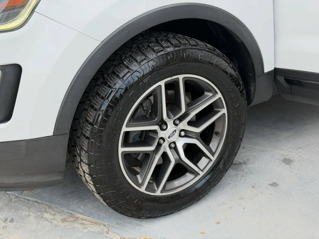 Ford Explorer Sport