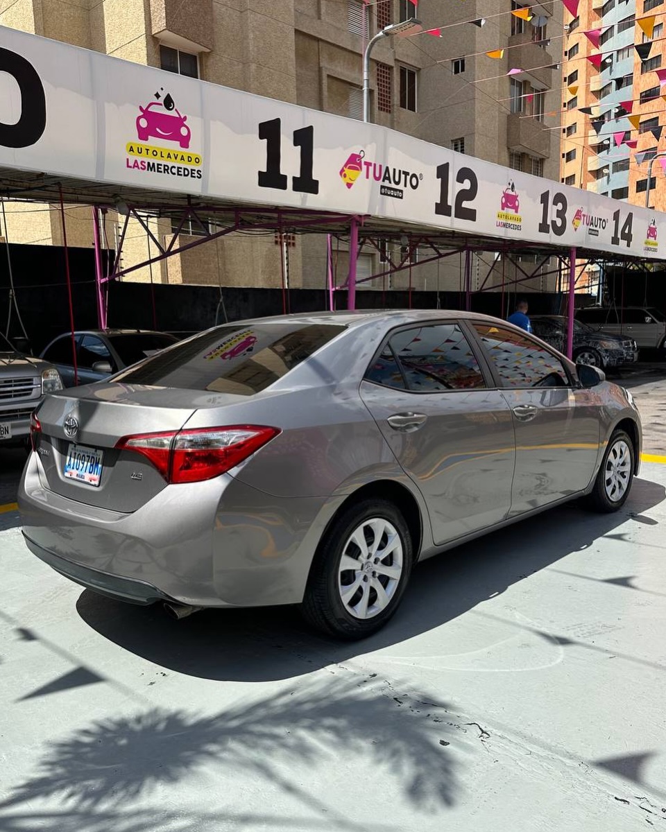 Toyota Corolla LE
