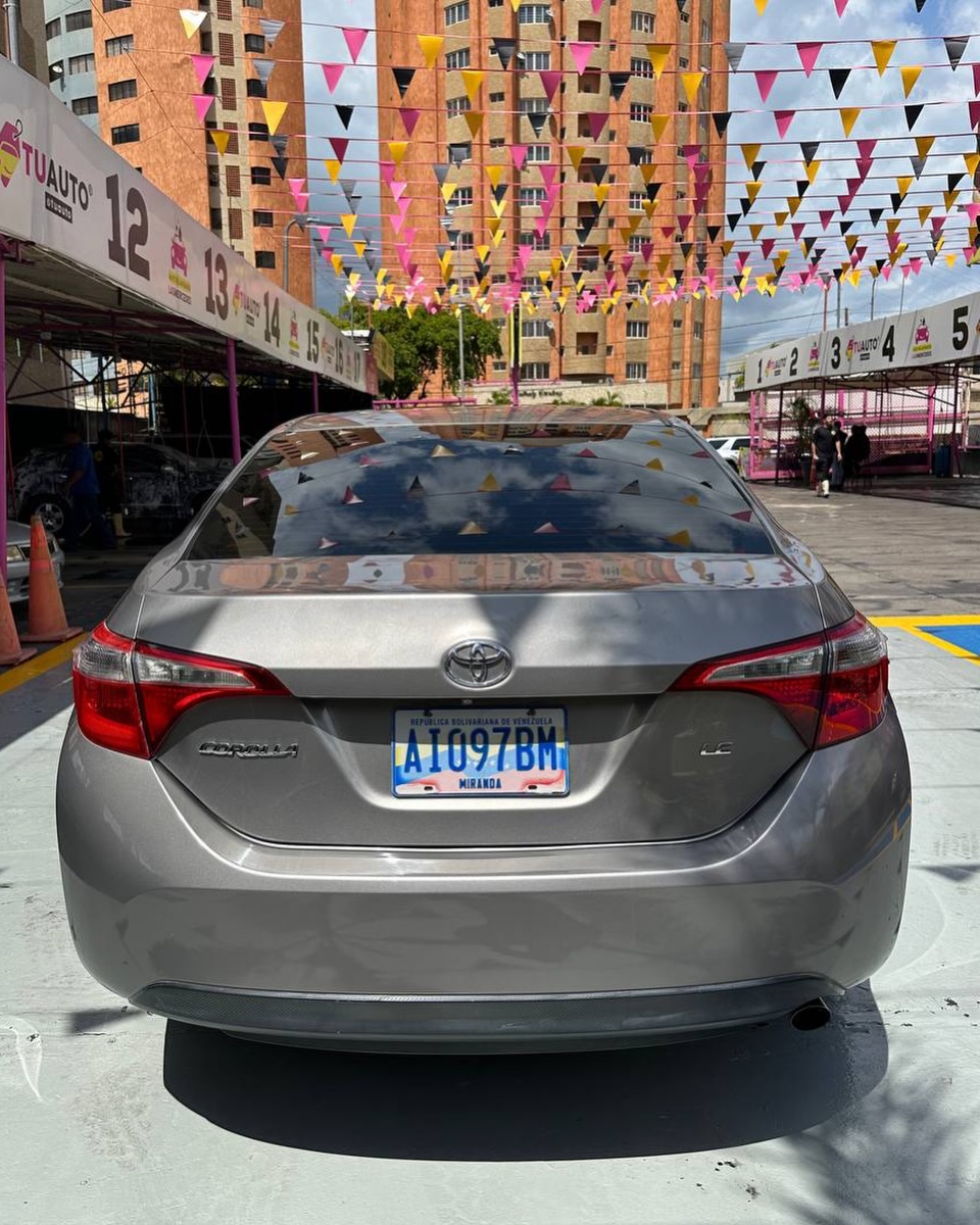 Toyota Corolla LE